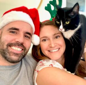 Jenna Doolittle Instagram - ✨What a year… wishing you all the happiest of possible holidays this year! ❤️

While this is far from the usual holiday season, I still find joy when I think of how many people I have in my life to love and who love me. 🥰

I hope this year will teach us to appreciate our time together even more. You better watch out….next years hugs are gonna be off the charts!!! 

For now, I’ll just be here in my jammies, listening to Christmas music, stuffing my face and smothering my cat. 

PS. Swipe to see us failing to get a good picture with our Christmas kitty. 😻

#happyholidays #merryandbright #christmaskitty
