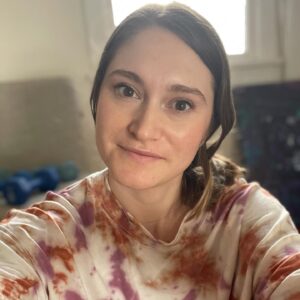 Jenna Doolittle Instagram - ✨I’m sore, exhausted & have a headache. We all have these days...

What self care looks like for me today is canceling things on my calendar❌, sitting here on the floor stretching🙆‍♀️, drinking water💦 ignoring my emails (sorry, friends! I will get back to you) & a NAP! 💤 

I often feel like I’m on a hamster wheel & can’t catch up. People frequently comment that I do so much, am so organized & “have it all together”, but none of us really have it all together all the time (just ask my husband!) Am I generally high functioning? Yes. Do I often put my clients before myself? Sometimes. Am I learning that I can be the most important person in my day? Slowly. 🌱

✨Taking care of ourselves is a journey. We are always experiencing new challenges & striving to find our way through. 

And don’t worry, I’m totally OK. I’m just sharing. 🤗

✨I’m curious, how do you practice self care? What makes you feel like you again? Drop it in the comments & when I check my phone wayyyy later today (cause I’m putting this thing away) I’ll be happy to have heard from you. 💜 
•
•
•
#selfcare #selflove #dayoff #headacheremedy #actorslife #actorsrise #mentalhealthawareness #mentalhealthmatters