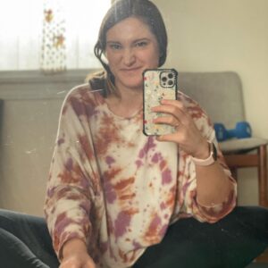 Jenna Doolittle Instagram - ✨I’m sore, exhausted & have a headache. We all have these days...

What self care looks like for me today is canceling things on my calendar❌, sitting here on the floor stretching🙆‍♀️, drinking water💦 ignoring my emails (sorry, friends! I will get back to you) & a NAP! 💤 

I often feel like I’m on a hamster wheel & can’t catch up. People frequently comment that I do so much, am so organized & “have it all together”, but none of us really have it all together all the time (just ask my husband!) Am I generally high functioning? Yes. Do I often put my clients before myself? Sometimes. Am I learning that I can be the most important person in my day? Slowly. 🌱

✨Taking care of ourselves is a journey. We are always experiencing new challenges & striving to find our way through. 

And don’t worry, I’m totally OK. I’m just sharing. 🤗

✨I’m curious, how do you practice self care? What makes you feel like you again? Drop it in the comments & when I check my phone wayyyy later today (cause I’m putting this thing away) I’ll be happy to have heard from you. 💜 
•
•
•
#selfcare #selflove #dayoff #headacheremedy #actorslife #actorsrise #mentalhealthawareness #mentalhealthmatters