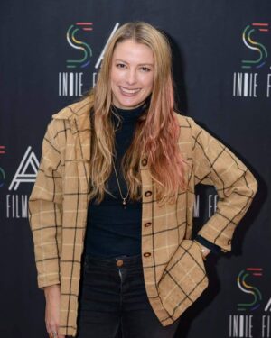 Jenna Saras Instagram - I love Indie films

@aryankrugerthing @friedbarrymovie 
#actorslife #actress #saindiefilms #2019 #funnight #film #indiefilms #supportindiefilm #shortfilm #livingmybestlife #fridayfeeling #nofilter