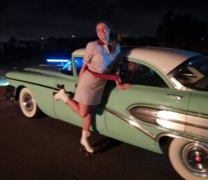 Jenna Saras Instagram - Need someone to roller skate holding a tray with a glass bottle all in Gale force winds.
I'm your girl.
#1958buick #rollerskategirl #tvcommercial #perrier #setlife #actress #actorslife #1950s #onset #nofilter
