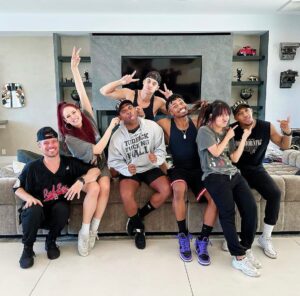 Jenni Thomasson Instagram - Tonight we open the Velvet Rage Tour! My 8th tour with @todrick!!! I’m a lot of adjectives right now- excited, thankful, tired, inspired, etc lol. I can’t wait for you all to see what we’ve been working on! Get your tickets now and let me know when you’re coming! #todrickhalllive #lovethiscast #teamtoddy #letsrage