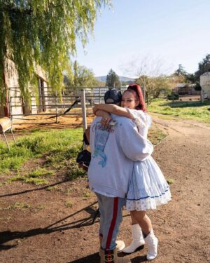 Jenni Thomasson Instagram - Y.A.S. is live on Todrick’s YouTube now!!!! This song has been SO much fun to perform and I could not be more thrilled that it ended up getting such an EPIC music video! Go watch immediately and unleash your petty side 🤣! #todrickhall #youaintshit #hbic #tiffanypollard