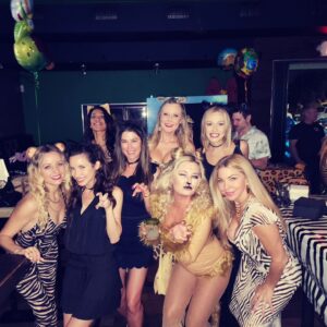Jennifer Lyons Instagram - Happy Birthday @ambernicolehay, my lovely Leo Sister😻😽 I wish you a glorious year ahead. Xoxo