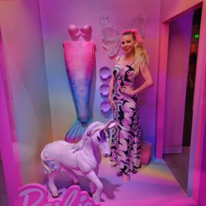 Jennifer Lyons Instagram - BARBIE FUN with @tonyavivian 💖for @elle.wilde bday!
