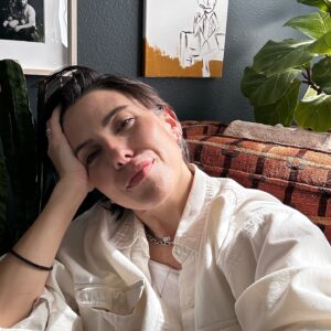 Jennifer Parkhill Instagram - Happy pride, queers and allies!
🏳️‍🌈🦄🏳️‍🌈🏳️‍⚧️🏳️‍🌈💖✨

Another gay turn around the sun. 
This one marks 10 years out of le closet for me. 
I feel nostalgic and grateful for the entire journey, even the challenging parts — those cracked me open and gave me new eyes to see with too. They softened me, they changed my view, my purpose. May the journey continue. May we continue to stare right down the barrel of love. 

Xo

.
.
📷 1: Sean Salcido
HMU: @mylanmedrano 
Styling: Rebecca Dreiling
.
.
.
.
#gaypride #pridemonth #lesbian #nonbinary #lgbtq🌈