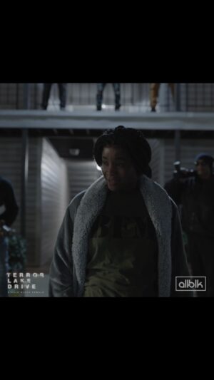 Jennifer Sears Instagram - 🗣The revolution, brothers and sisters, is streaming NOW!✊🏾🚨

Tune in to the POWERFUL season finale of @terrorlakedriveallblk season 2 available NOW on @watchallblk🔥

I applaud writer/director @theejlamothe, co-writer @kajuanamarie, producer @errolsadler, my outstanding cast mates, and the incredible crew on a phenomenal season. Bravo, family, bravo!👏🏾🙌🏾✨

#TerrorLakeDrive2 #TLD2 #ALLBLK #amc
