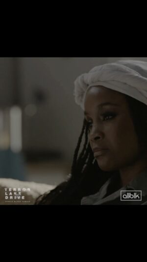 Jennifer Sears Instagram - “Nothing kills a movement faster than the movement itself.” ~ Nefertiti 👑

Sundays are for streaming, so catch up on the previous episodes of @terrorlakedriveallblk “Single Black Female” on @watchallblk. Only one more episode left… and believe me, you do NOT wanna miss it.🔥

#TerrorLakeDrive2 #TLD2 #ALLBLK #amc