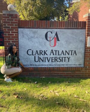 Jennifer Sears Instagram - There’s no place like home.🐾❤️🖤

#cauhomecoming #caualumni #clarkatlantauniversity #findawayormakeone #hbcu #hbcugrad

Braids: @blackbarbiebeautyy
