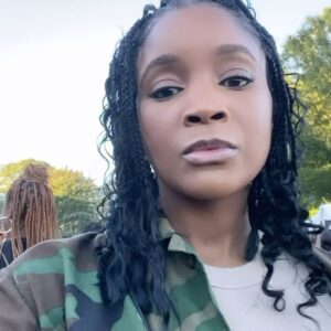 Jennifer Sears Instagram - There’s no place like home.🐾❤️🖤

#cauhomecoming #caualumni #clarkatlantauniversity #findawayormakeone #hbcu #hbcugrad

Braids: @blackbarbiebeautyy