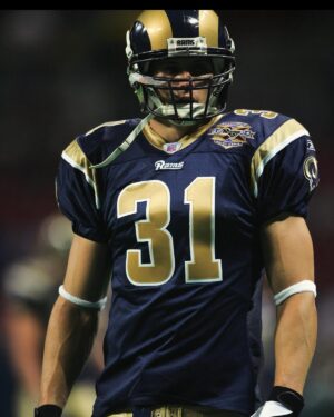 Jennifer Walcott Instagram - During the 2001 offseason, Arizona State safety Adam Archuleta began gaining steam as “the most instinctive player in the draft,” according to Frank Coyle of Draft Insider’s Digest.

Archuleta was a stud at ASU where he occasionally stepped up to play linebacker, showing a unique blend of size, strength and smarts. This skill set was put to the test at the 2001 NFL Scouting Combine, and Archuleta delivered. He weighed in at a solid 6’0”, 215 pounds, ran a 4.37-second 40, knocked out 31 reps on the bench press and posted a 39-inch vertical.

Soon enough, the St. Louis Rams called his name with the 20th-overall selection. Archuleta had great success with the Rams. He hit the free-agency market in 2005 when the Redskins (surprise) made him the highest-paid safety in football. #tbt #nfl #nfldraft @azdevilsfootball #defensiveback  posted by @db4lyfe1
