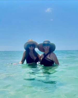 Jennifer Walcott Instagram - 🌊☀️