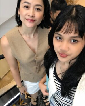 Jenny Zhang Instagram - Saturday Lunch with my girls…

*terpantau tingginya sudah hampir melampau mommynya 🤗.