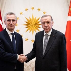 Jens Stoltenberg Instagram - The 6 February earthquakes were the deadliest natural disaster on Alliance territory since NATO’s founding. We are now setting up housing for thousands of displaced people & providing airlift. In Ankara & Hatay, I conveyed our strong solidarity: NATO stands with Türkiye.
