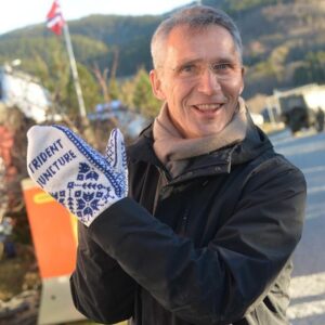 Jens Stoltenberg Instagram - #berniesandersmittens #tridentjuncture