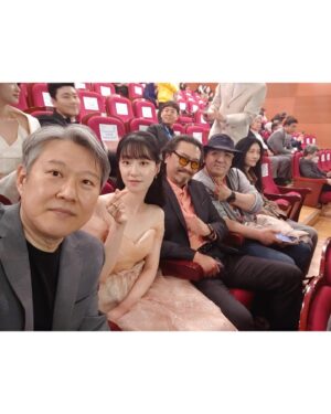 Jeon Hye-yeon Instagram - 전주국제영화제에 ’페르소나 이상한 여자‘가 
코리안시네마 상영작으로 초청되어 다녀왔습니다☺️

덕분에 꿈같은 경험이였어요🌸
정말 감사합니다😊🙏
