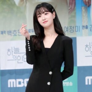 Jeon Hye-yeon Instagram - 4월 17일 MBC 하늘의인연 첫방송
많이 응원해주세요! ☺️🙏🌸

사진 예쁘게 찍어주셔서 감사합니다🙏😊

❤️❤️❤️❤️❤️
💄 @jenny_jinju 
💇🏻‍♀️ @_jungsohee
👗 @juhee9466