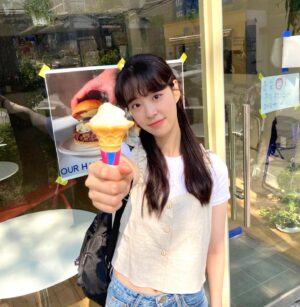 Jeon Hye-yeon Instagram - 힐링데이🍦🌱🐤