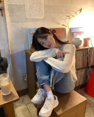 Jeon Hye-yeon Instagram - ☔️