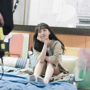 Jeon Hye-yeon Instagram - 가수 김재환님의 신곡 [찾지 않을게] M/V  촬영 현장 사진 🙆‍♀️🌸 사진 감사합니당(꾸벅)☺️🙏❤️(feat. 이 날 정말 내 생일날이었던🎂🙈히힛)