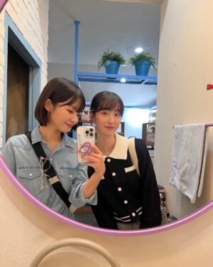 Jeon Hye-yeon Instagram - 마지막씬 촬영하자마자 눈물이 왈칵했던🥹..!
감독님, 작가님, 선배님들, 그리고 스태프분들과 함께해서 너무나 영광이었고 감사했습니다. 
정말 정말 잊지 못할거에요🙏
함께해서 즐거웠고 진심으로 행복했습니다.

#오늘의웹툰 #고생하셨습니다 #🙏❤️ 
#구슬아 #안녕