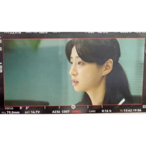 Jeon Hye-yeon Instagram - 마지막씬 촬영하자마자 눈물이 왈칵했던🥹..!
감독님, 작가님, 선배님들, 그리고 스태프분들과 함께해서 너무나 영광이었고 감사했습니다. 
정말 정말 잊지 못할거에요🙏
함께해서 즐거웠고 진심으로 행복했습니다.

#오늘의웹툰 #고생하셨습니다 #🙏❤️ 
#구슬아 #안녕