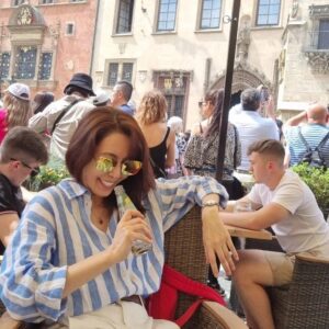 Jeon Su-kyung Instagram - #4thday
#praha
#prague
#프라하
#하늘도예쁘고 
#노천카페
참 많이웃고 유쾌했던 날
#천문시계탑
#전수경