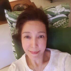 Jeon Su-kyung Instagram - 여행은
준비하는 과정부터
설레는일
짐싸는 중간에
#coffeebreak
#잘다녀올게요
#holiday
#triptoeurope