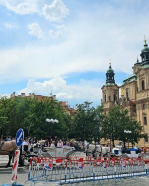Jeon Su-kyung Instagram - #4thday
#praha
#prague
#프라하
#하늘도예쁘고 
#노천카페
참 많이웃고 유쾌했던 날
#천문시계탑
#전수경