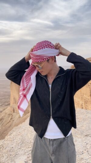 Jeon Tae-yang Instagram - TRUST ME!! I USED TO BE BETTER AT WEARING SHUMAGH 😭

#fyp#foryou#explore#travel#visitriyadh#visitsaudi#ksa#riyadh#saudi#arab#korean#사우디#사우디여행#리야드#사우디아라비아#여행에미치다
