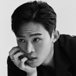 Jeong Jae-kwang Instagram - •
[#하이스토리디앤씨]

Creative Direction  @historydnc 
Photography @sajingadau 
Hair  @bit.boot_naejoo 
Make-up  @bit.boot @bit.boot_yejin 
Styling  홍은화 실장님