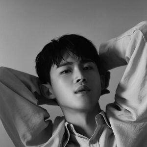 Jeong Jae-kwang Instagram - •
[#하이스토리디앤씨]

Creative Direction  @historydnc 
Photography @sajingadau 
Hair  @bit.boot_naejoo 
Make-up  @bit.boot @bit.boot_yejin 
Styling  홍은화 실장님