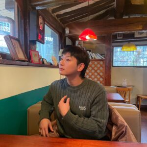 Jeong Jin-woon Instagram - 👣☕️👣✌️