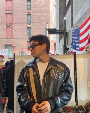 Jeong Jin-woon Instagram - Hi guys! 내가 새로 get한 item 자랑 할거야! 너무 이쁜 sunglasses you know?? Umm..
A Little bit 흔들린 픽쳟는. Ma style