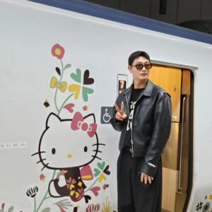Jeong Jin-woon Instagram - 다들 여기서 사진 찍더라구..맞아???