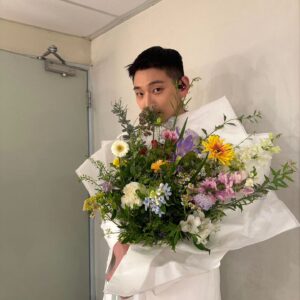 Jeong Jin-woon Instagram - 어제 공연의 시작과 끝👋
