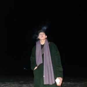 Jeong Jin-woon Instagram - 엄청 큰 칭키스칸 동상 앞에서 뛰어보고 별 보러 설산 가서 낭만있게 시가도 하나 피워주고 몽골이었다