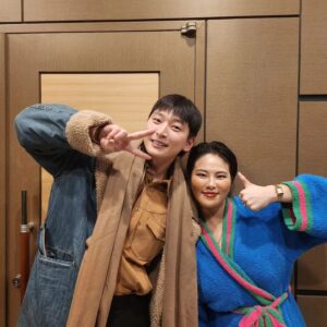 Jeong Jin-woon Instagram - 연예인들하고 사진찍었딘ㅇ

#RENT