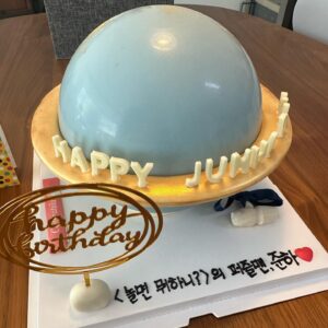Jeong Jun-ha Instagram - 놀면뭐하니 팀부터,지인들,오래된 우리팬들까지..함께한 행복한 생일🎁🙏🏻 고마워요👏🙏🏻모두모두💕💕🎶