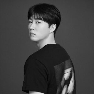 Jeong Jun-ha Instagram - 스타일 좀 내봤어!!🙏🏻나야!!✋나 잘지내!!영화도 찍고!!예능도 하고!!✌️바쁘지만 마음이 편해서 젊어졌다는 얘길 많이 듣네 ㅎㅎㅎ🙌😊