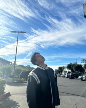 Jeong Se-woon Instagram - 새 앨범 [Quiz]가 나왔어요
도와주신 모든 분들 정말 감사합니다
소감은 활동 끝나고 구구절절 쓸 예정!

그나저나 엘에이 정말 좋더라고요
엘에이가 순두부 맛집인 줄 몰랐어요 

Quiz 많관부!