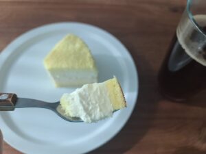 Jeong Se-woon Instagram - 만든 케이크 중에 최애인 레몬 더블 프로마쥬🍋