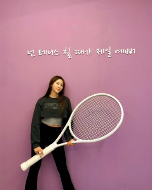 Jeong Seo-ha Instagram - 테린이는 지금..
격하게 
테니스를 치고싶다…🎾 

#공부중 #쉬는시간