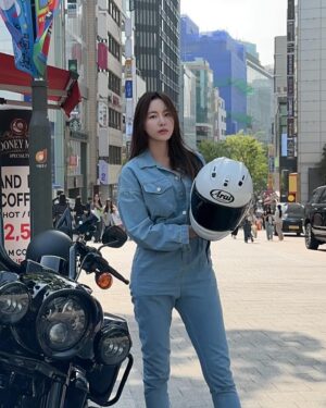 Jeong Seo-ha Instagram - 달리니까 풀린다 🌬️
스.트.레.스 
 

다음은 엘라바이크 예약이요😆 @ella_svtpilen 

#motorcycle #motorbike 👍