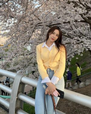 Jeong Seo-ha Instagram - 봄. 
너무 예쁜 벚꽃🌸 

#blossom 
#cherryblossom