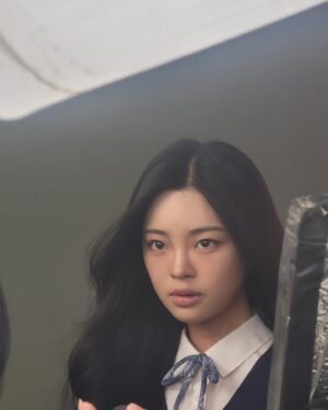Jeong So-ri Instagram - #밤이되었습니다 포스터 비하인드😝
@netflixkr 공개되었어요🌙
