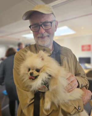 Jeremy Corbyn Instagram - Who would make a better PM, Duchess the dog or El Gato? Comment below.

I will be revealing the final results at a special event this weekend. RSVP link in bio 🔗