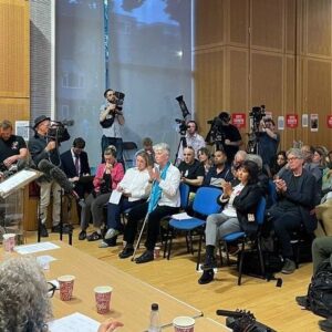 Jeremy Corbyn Instagram - This week, we launched our people-powered campaign in Islington North.

It is an honour to represent my community in Parliament as an independent voice for equality, democracy and peace.

With your support, that is what I’ll continue to do. Join us at www.votecorbyn.com (link in bio).