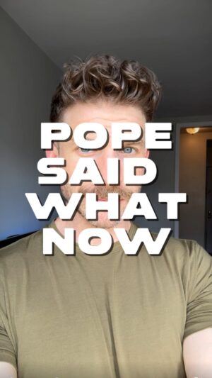 Jeremy Crittenden Instagram - Pope Fifi isn’t wearing this and calling us that. Uh uh.
Ziss you, queen?
.
.
.
#gay #comedy #gaycomics #standupcomedy #pope #apology #gayguys #lgbtq🌈