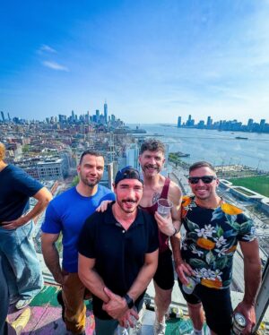 Jeremy Crittenden Instagram - Sunday fundays are for the boys. What’d yall get up to??

@lebainnyc #paradisco

@petertamlin @daviebob @benrmontgomery
.
.
.
:
#gay #gayguys #nycgay #sunnydays☀️ #lgbtqia #rooftops #nycsummer